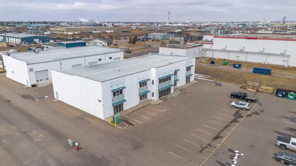 565 41 Street N Lethbridge AB T1H7B6