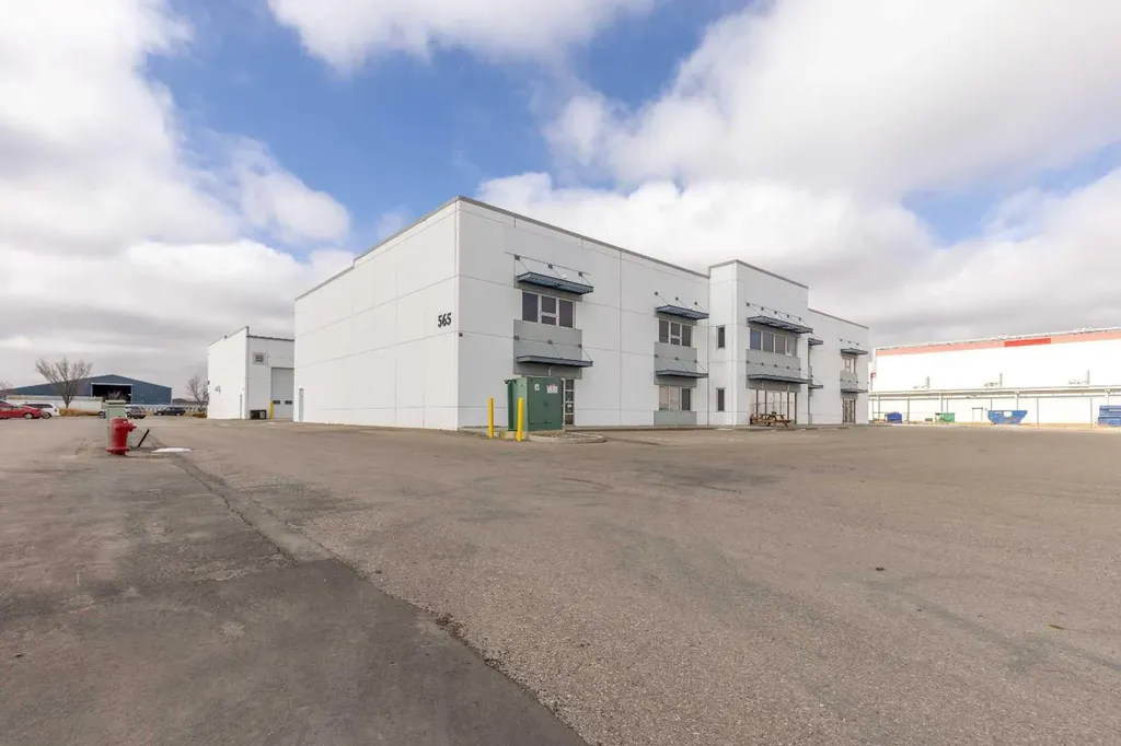 565 41 Street N Lethbridge AB T1H7B6