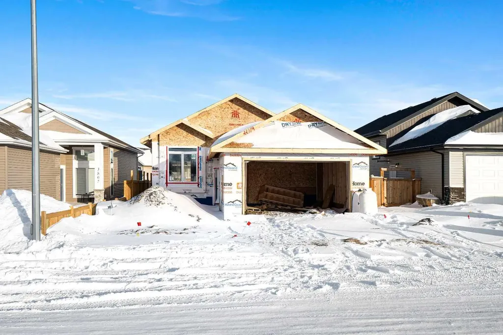 3805 42 Avenue Lloydminster SK S9V 2K4