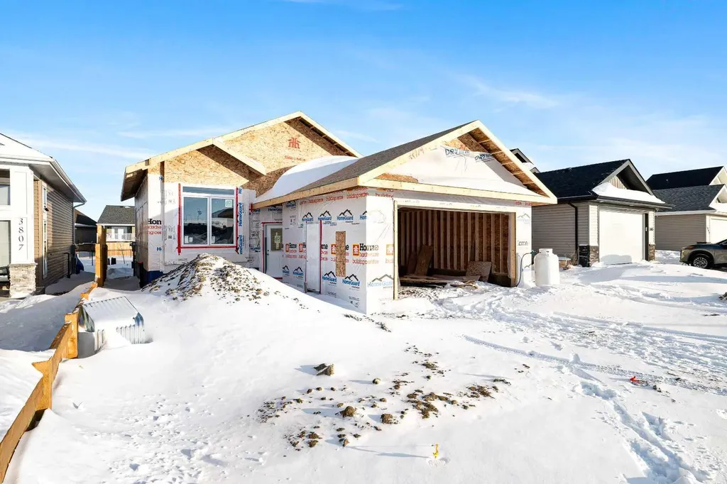 3805 42 Avenue Lloydminster SK S9V 2K4