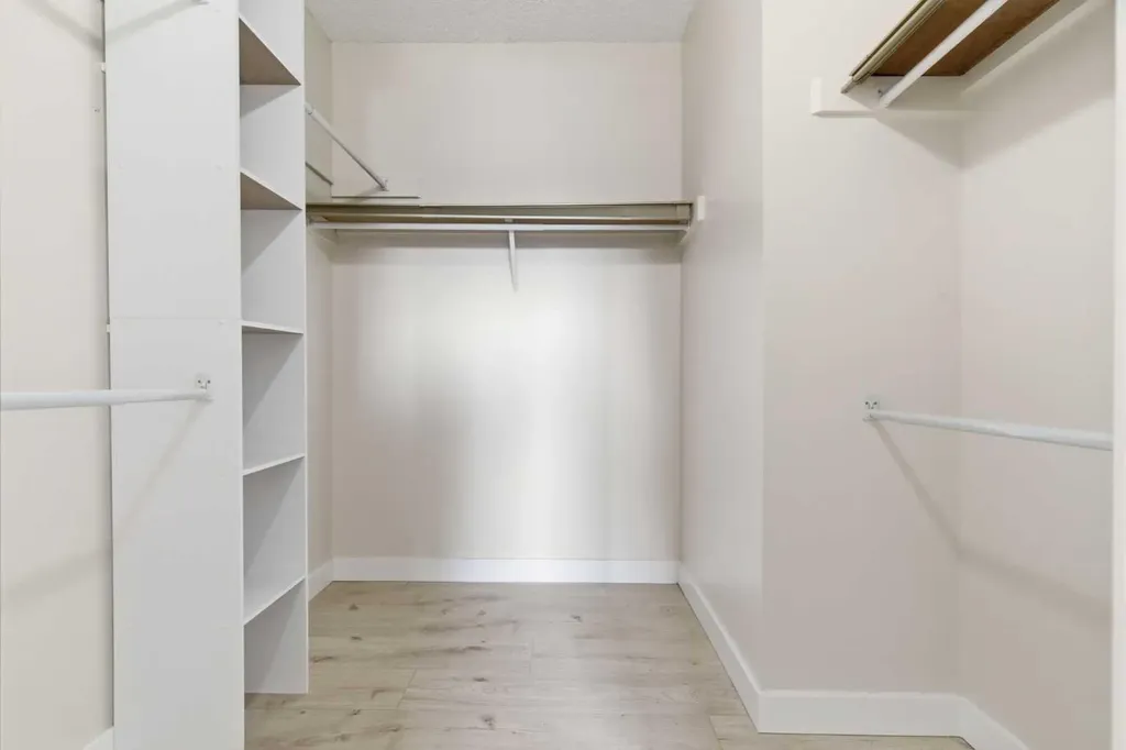 315 Southampton Drive SW Calgary AB T2W 2T6