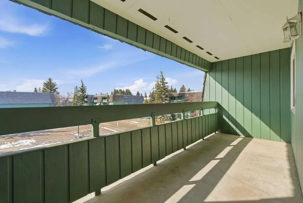 315 Southampton Drive SW Calgary AB T2W 2T6