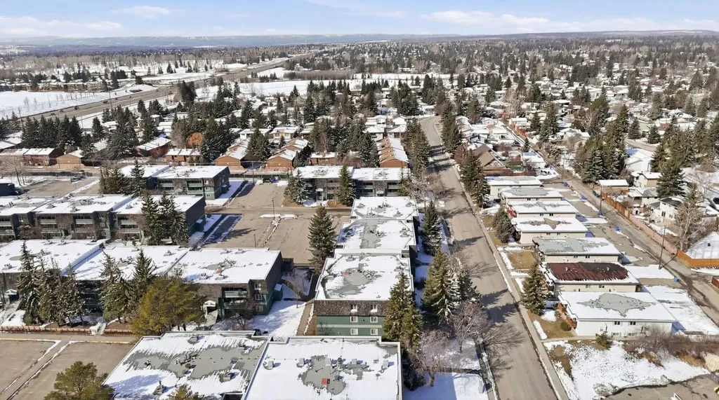 315 Southampton Drive SW Calgary AB T2W 2T6