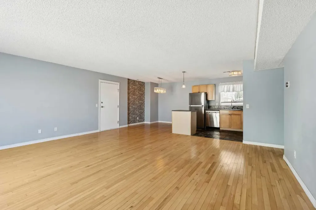 1540 29 Street NW Calgary AB T2N4M1