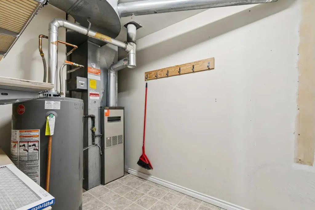 1540 29 Street NW Calgary AB T2N4M1