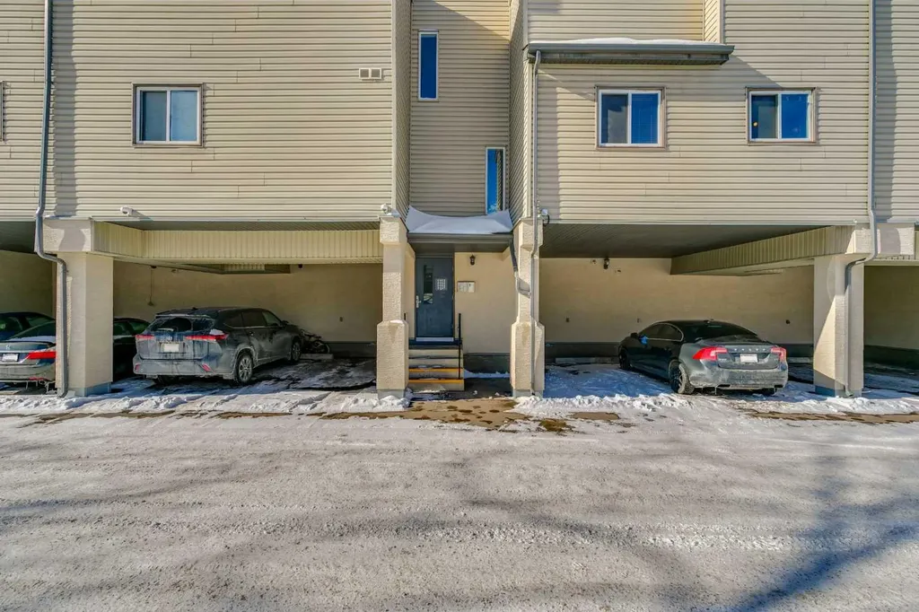 1540 29 Street NW Calgary AB T2N4M1