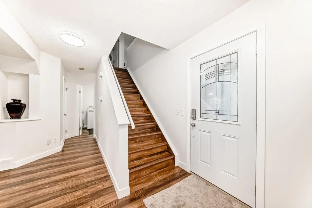 87 Bridlepost Green SW Calgary AB T2Y 4A1