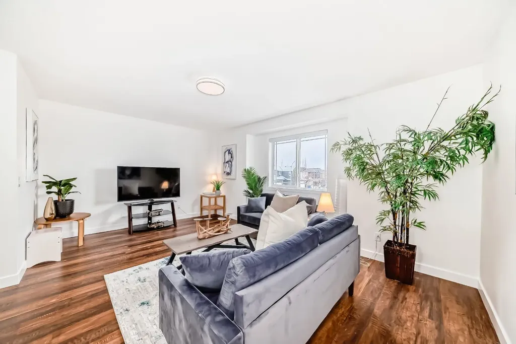 87 Bridlepost Green SW Calgary AB T2Y 4A1