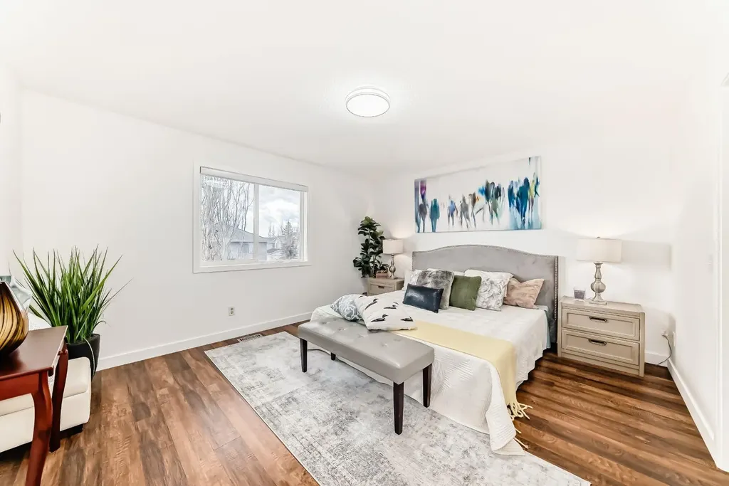 87 Bridlepost Green SW Calgary AB T2Y 4A1