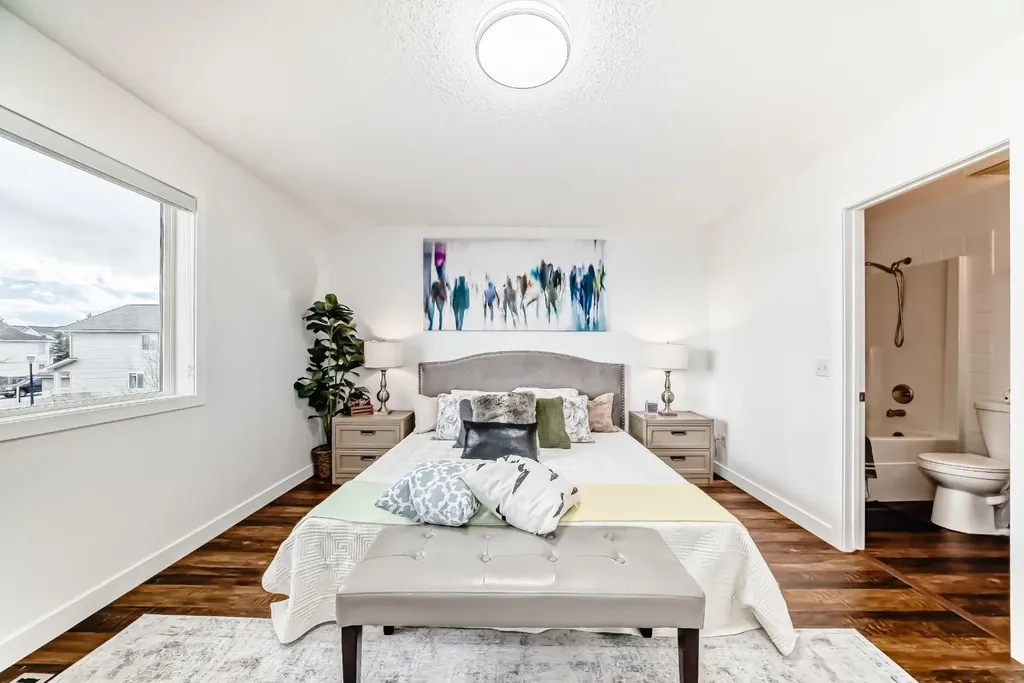 87 Bridlepost Green SW Calgary AB T2Y 4A1