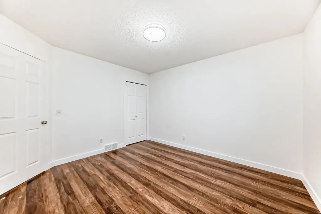 87 Bridlepost Green SW Calgary AB T2Y 4A1