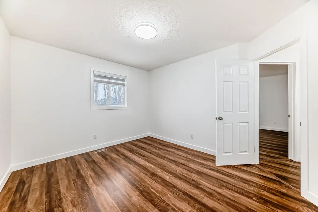 87 Bridlepost Green SW Calgary AB T2Y 4A1