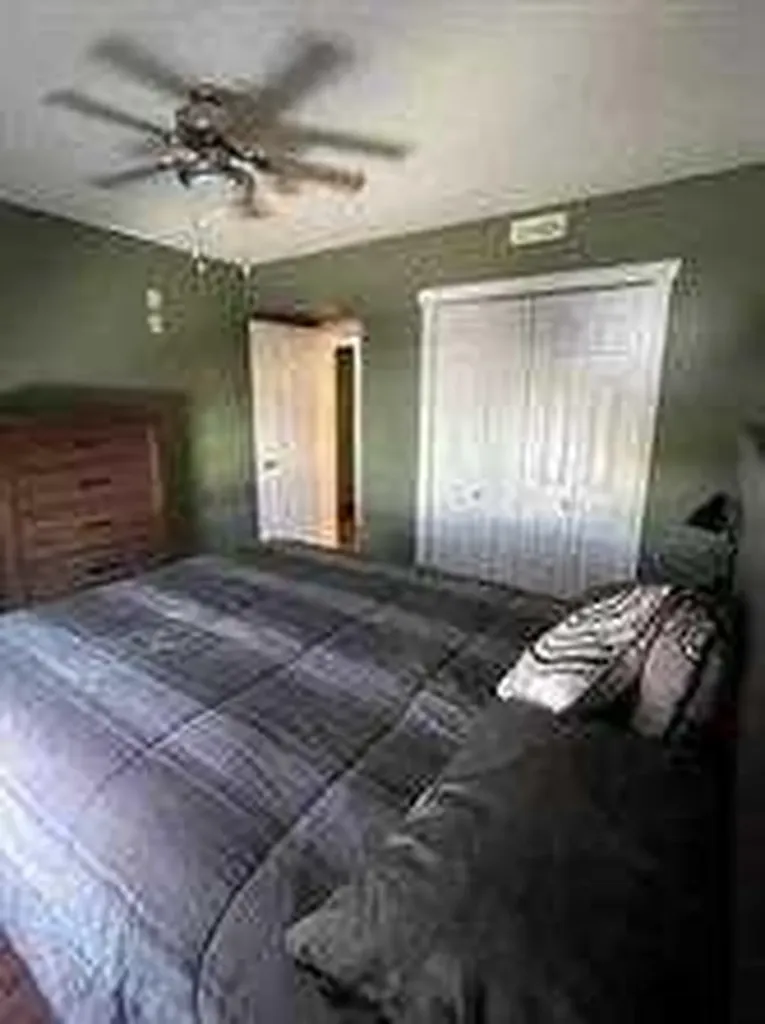 3 501 Street Fox Creek AB T0H 1P0