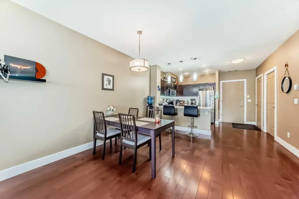 1899 45 Street NW Calgary AB T3B4S3