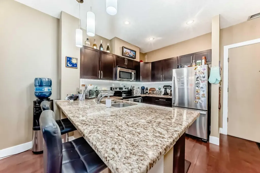 1899 45 Street NW Calgary AB T3B4S3