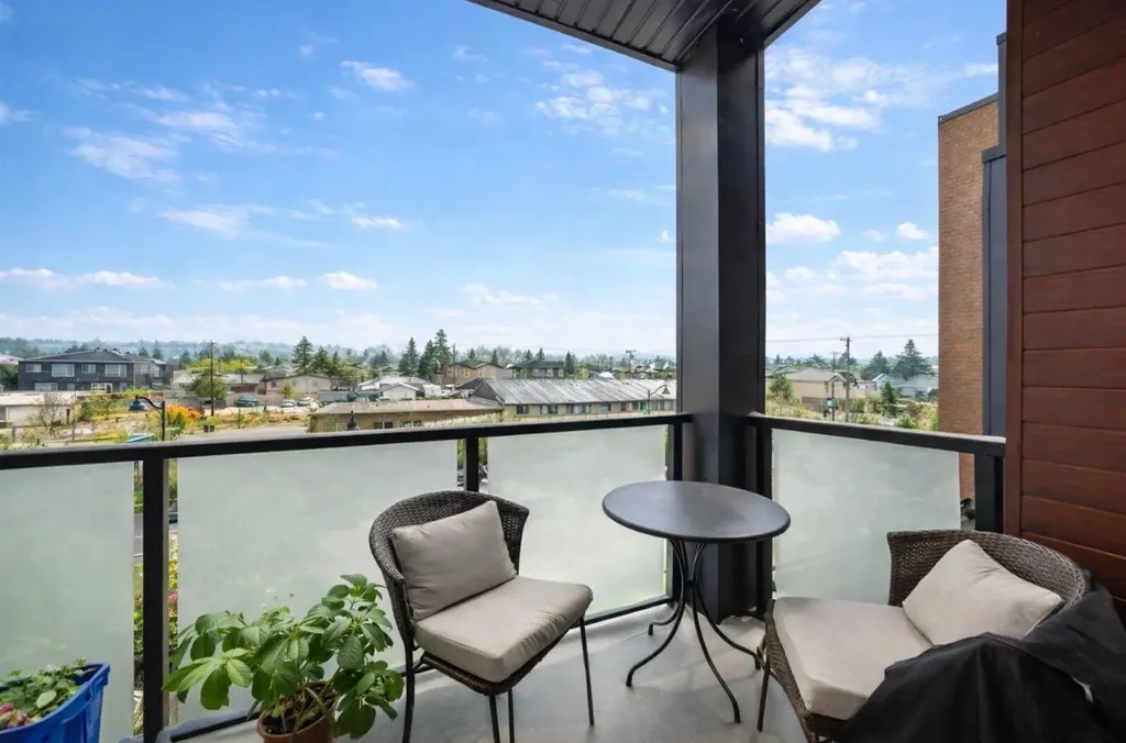 1899 45 Street NW Calgary AB T3B4S3