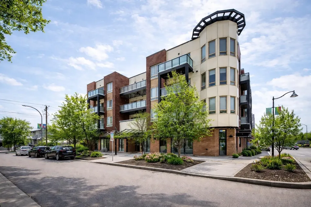 1899 45 Street NW Calgary AB T3B4S3