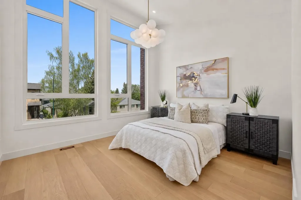 2421 25 Avenue NW Calgary AB T2M 2C6