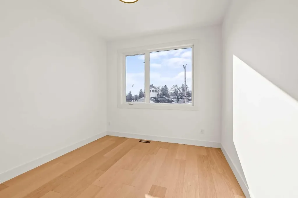 2421 25 Avenue NW Calgary AB T2M 2C6