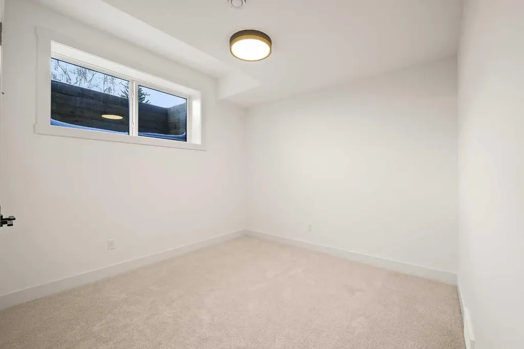 2421 25 Avenue NW Calgary AB T2M 2C6