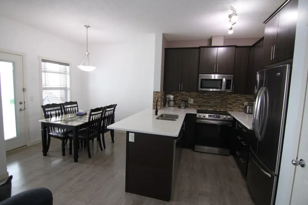 337 Copperpond Landing SE Calgary AB T2Z 1G6