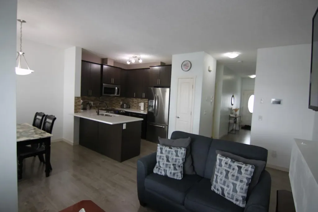 337 Copperpond Landing SE Calgary AB T2Z 1G6