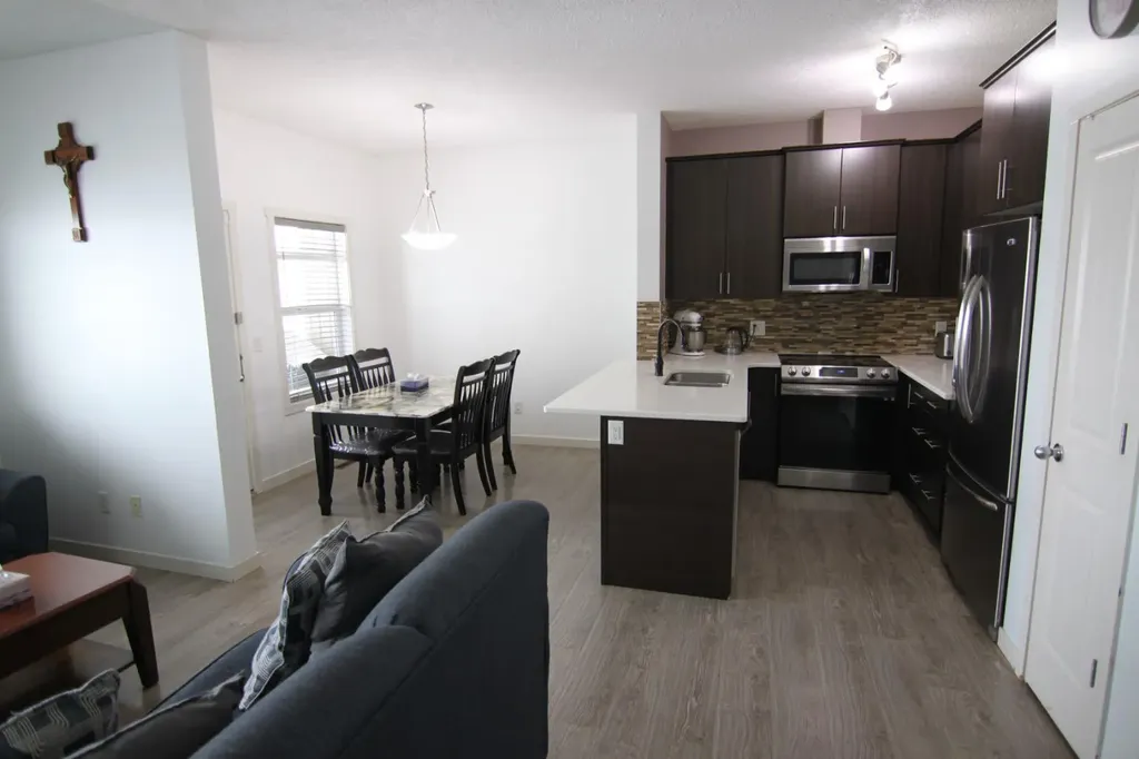 337 Copperpond Landing SE Calgary AB T2Z 1G6