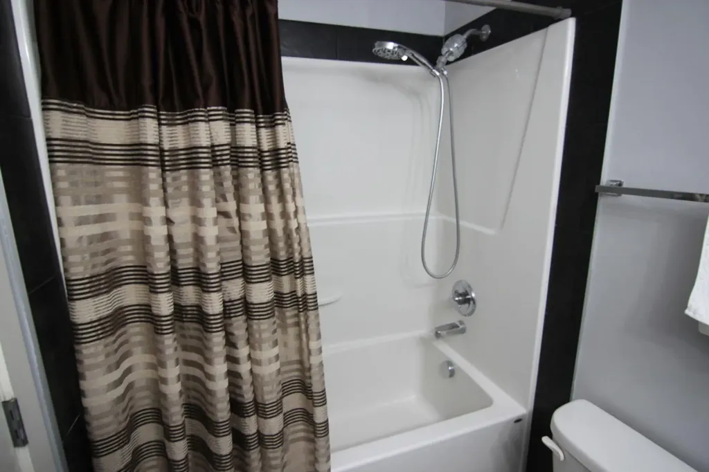 337 Copperpond Landing SE Calgary AB T2Z 1G6