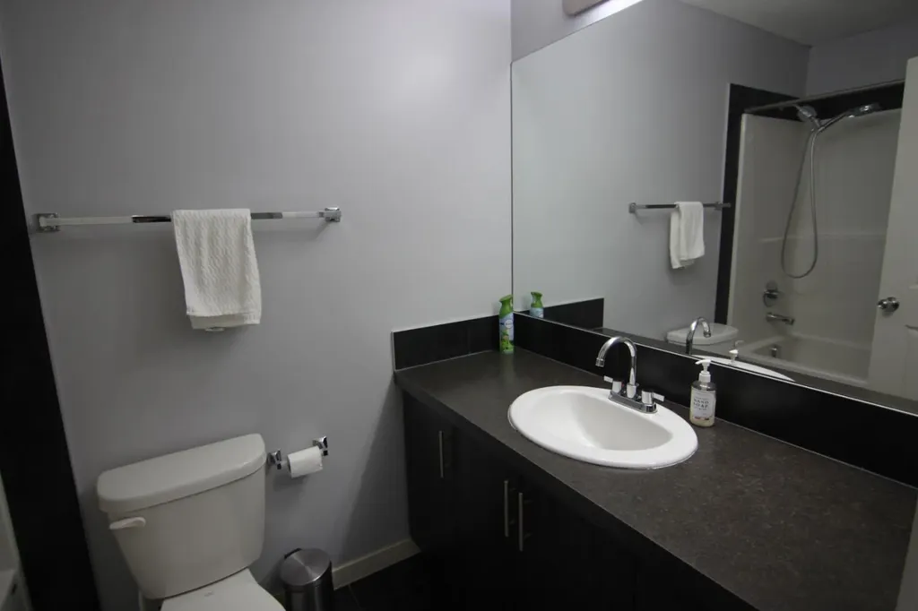 337 Copperpond Landing SE Calgary AB T2Z 1G6