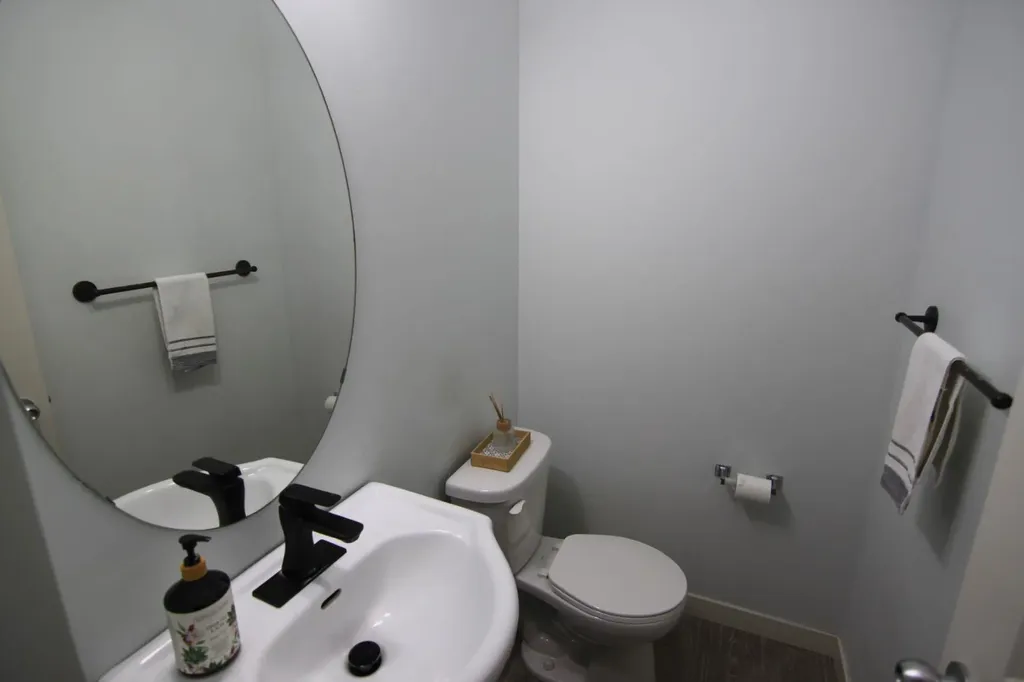 337 Copperpond Landing SE Calgary AB T2Z 1G6