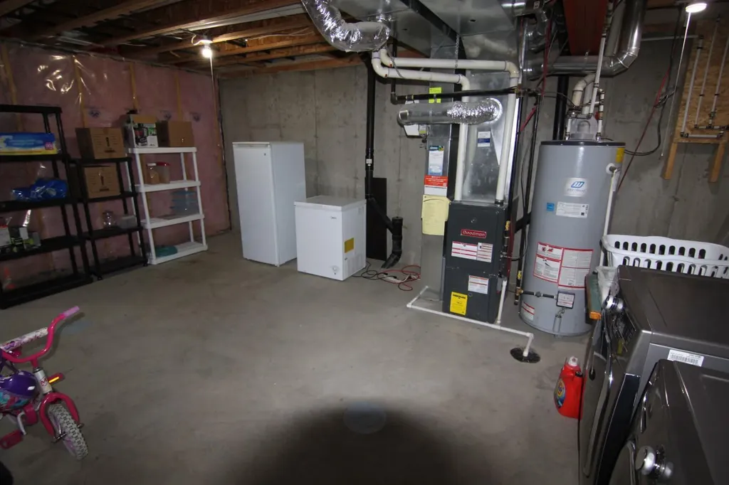 337 Copperpond Landing SE Calgary AB T2Z 1G6