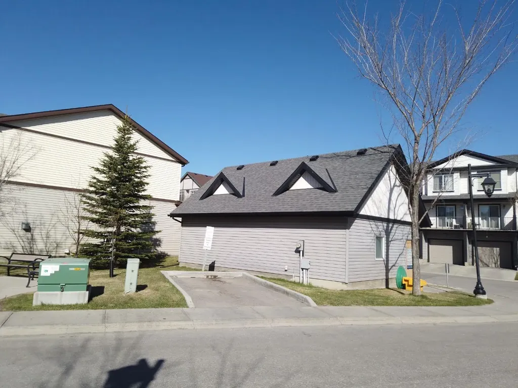 337 Copperpond Landing SE Calgary AB T2Z 1G6
