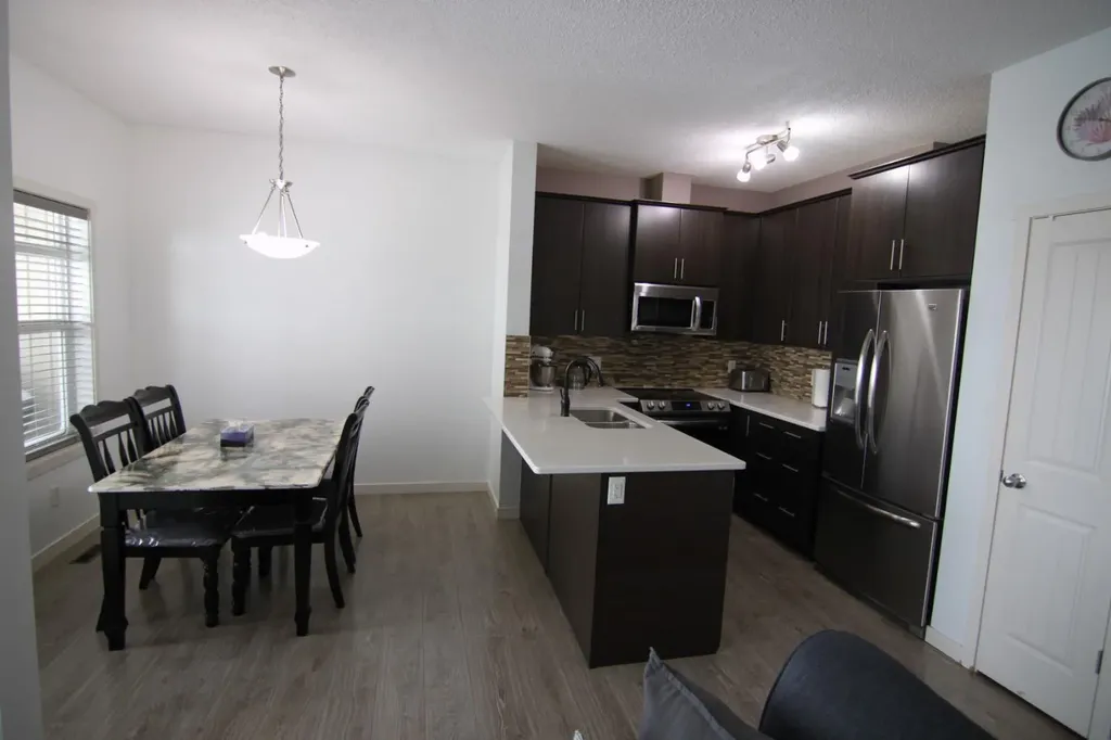 337 Copperpond Landing SE Calgary AB T2Z 1G6