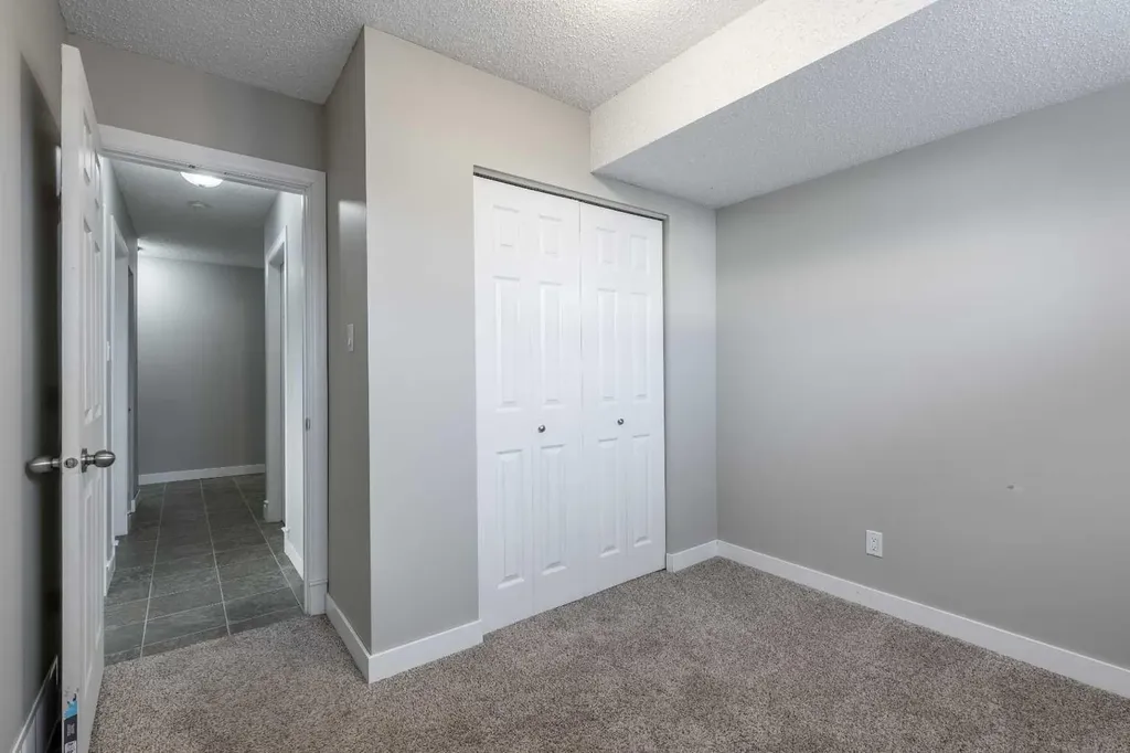 503 16 Street N Lethbridge AB T1H 3A5