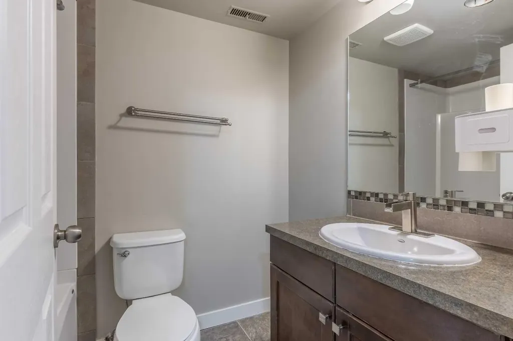 503 16 Street N Lethbridge AB T1H 3A5
