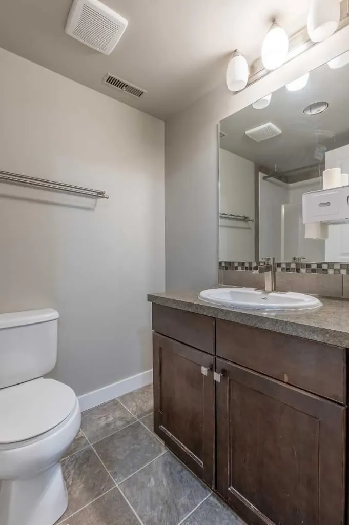 503 16 Street N Lethbridge AB T1H 3A5