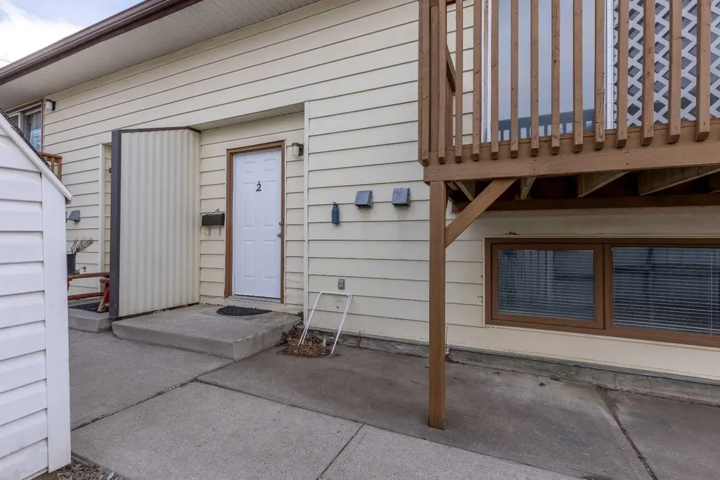 503 16 Street N Lethbridge AB T1H 3A5