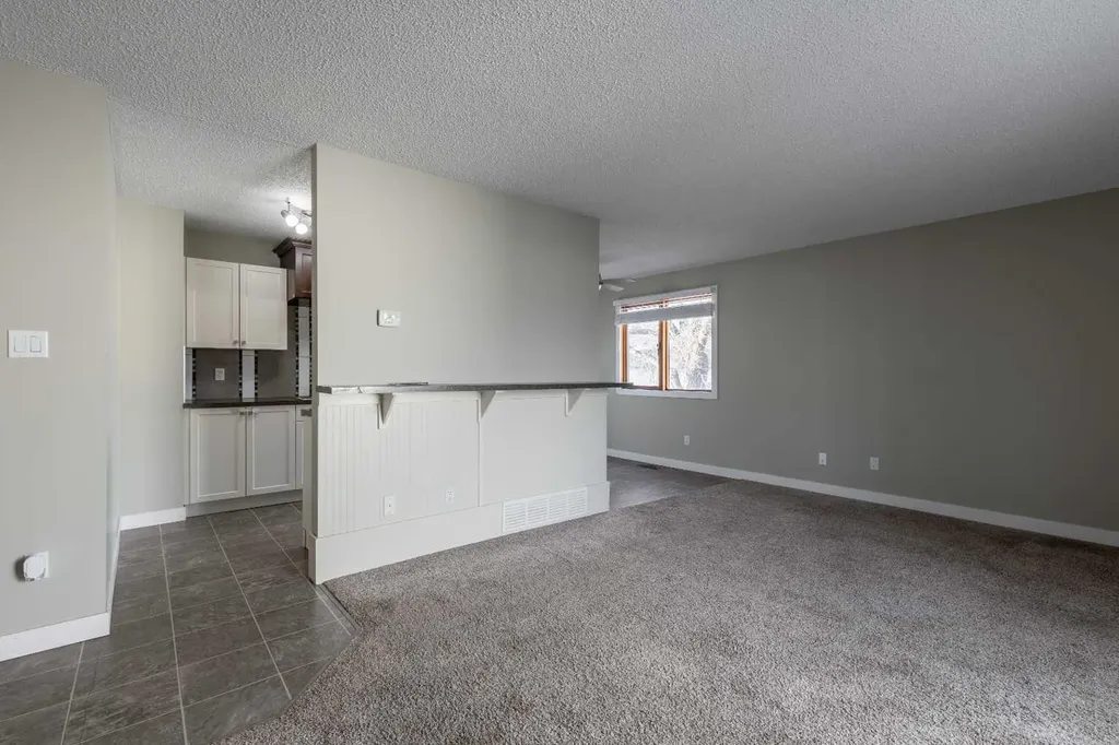 503 16 Street N Lethbridge AB T1H 3A5