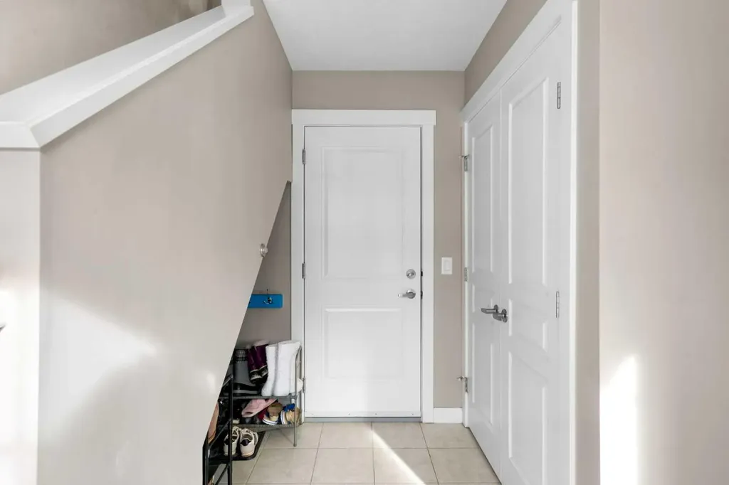 32 Horseshoe Crescent Cochrane AB T4C2P4