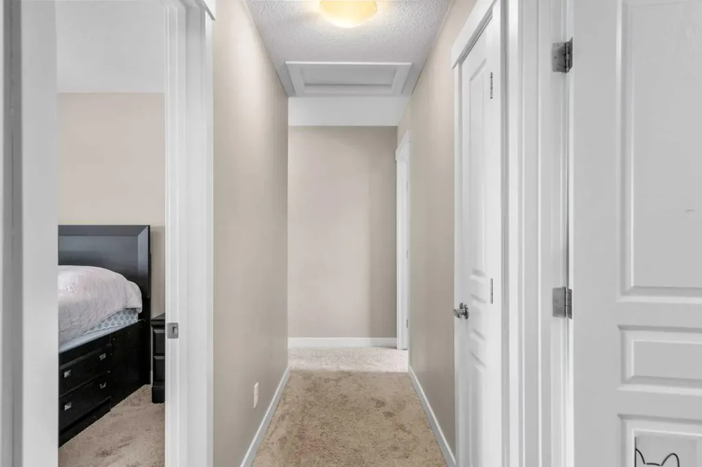 32 Horseshoe Crescent Cochrane AB T4C2P4