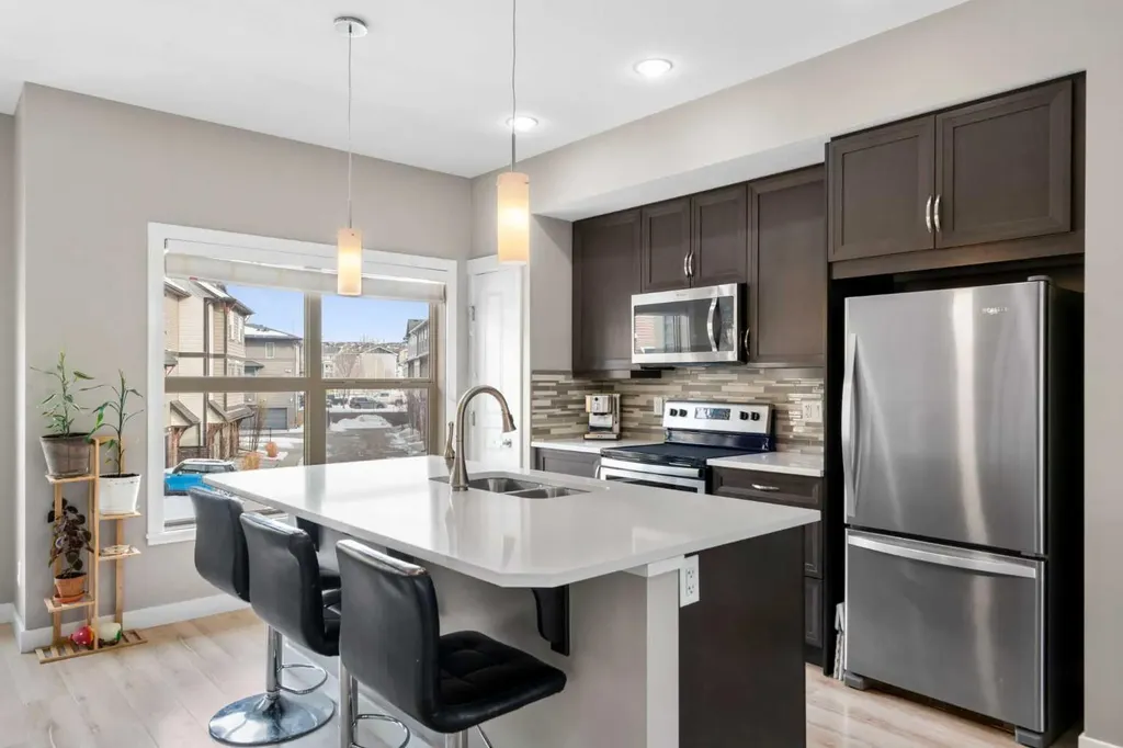 32 Horseshoe Crescent Cochrane AB T4C2P4