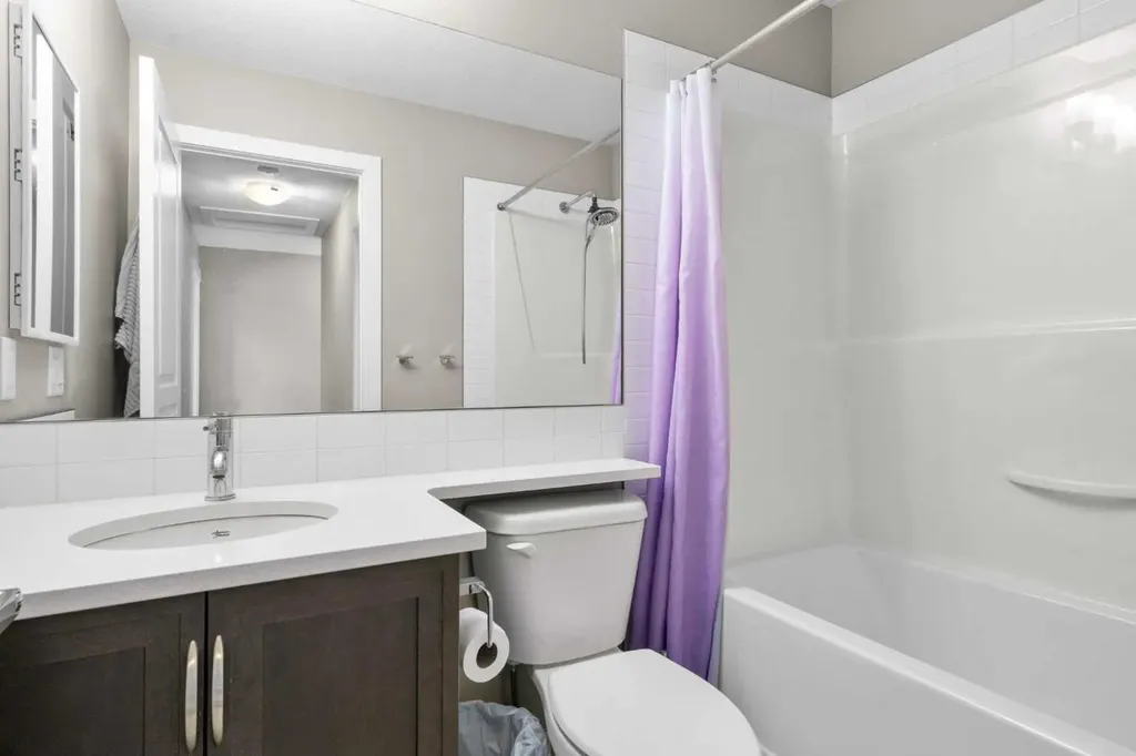32 Horseshoe Crescent Cochrane AB T4C2P4