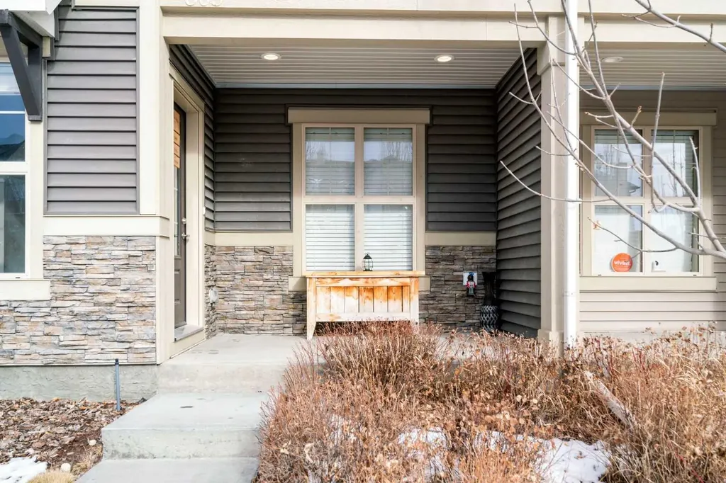 32 Horseshoe Crescent Cochrane AB T4C2P4