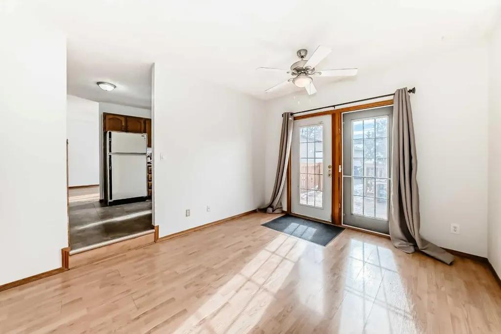 1837 Meadowbrook Drive SE Airdrie AB T4A 1V5