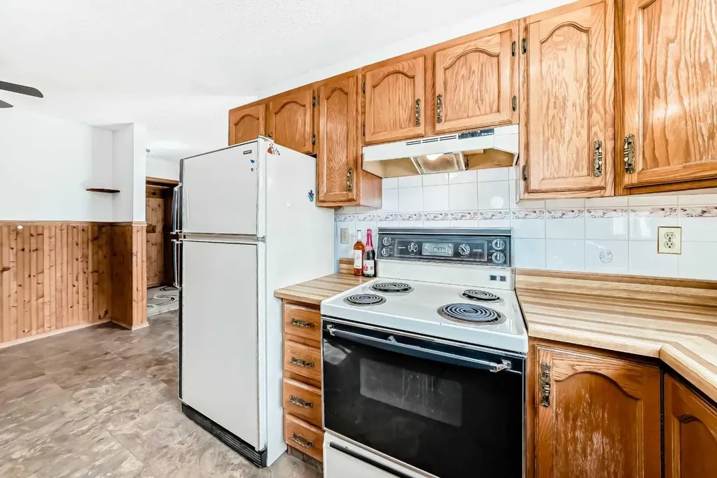 1837 Meadowbrook Drive SE Airdrie AB T4A 1V5