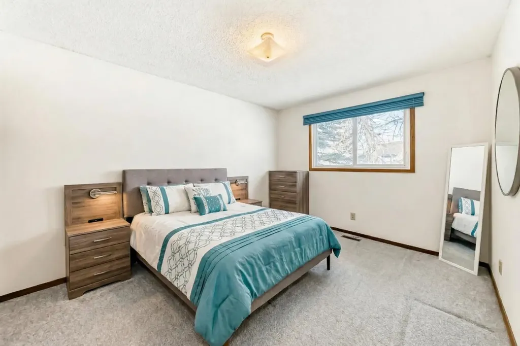 1837 Meadowbrook Drive SE Airdrie AB T4A 1V5