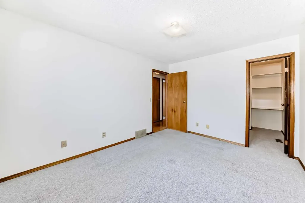 1837 Meadowbrook Drive SE Airdrie AB T4A 1V5