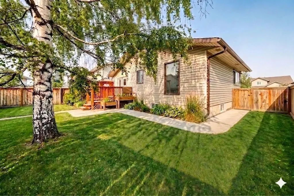 1837 Meadowbrook Drive SE Airdrie AB T4A 1V5