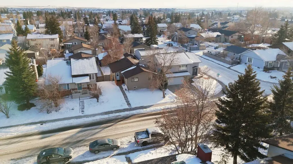 1837 Meadowbrook Drive SE Airdrie AB T4A 1V5