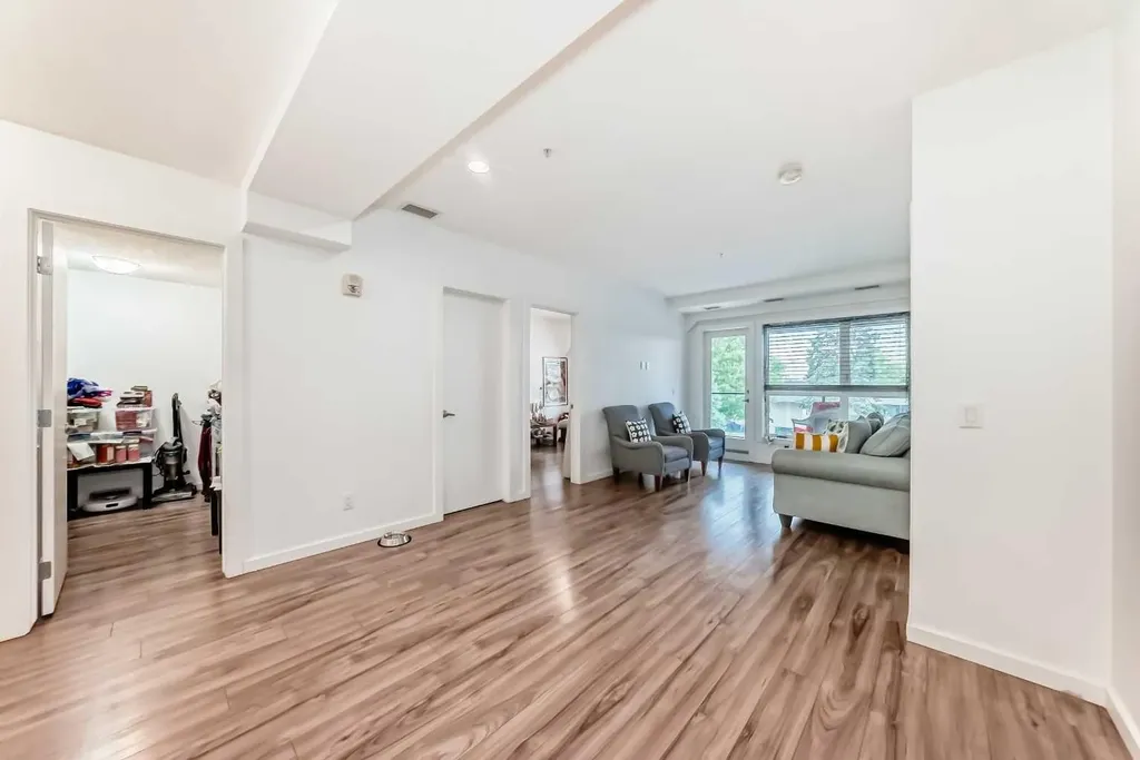 1629 38 Street SW Calgary AB T3C 1T8